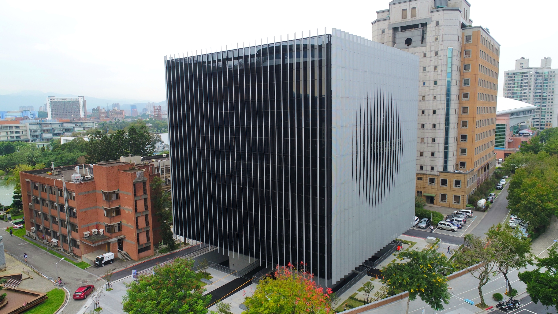 國立臺灣大學宇宙學大樓新建工程-利晉工程股份有限公司