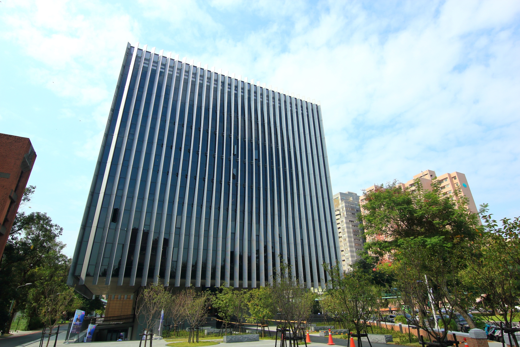 國立臺灣大學宇宙學大樓新建工程-利晉工程股份有限公司